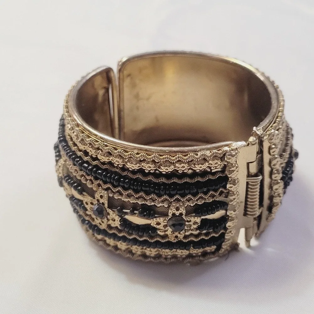 Women's Hinged Cuff Bracelet OS Gold Black Beaded Ornate Statement U13